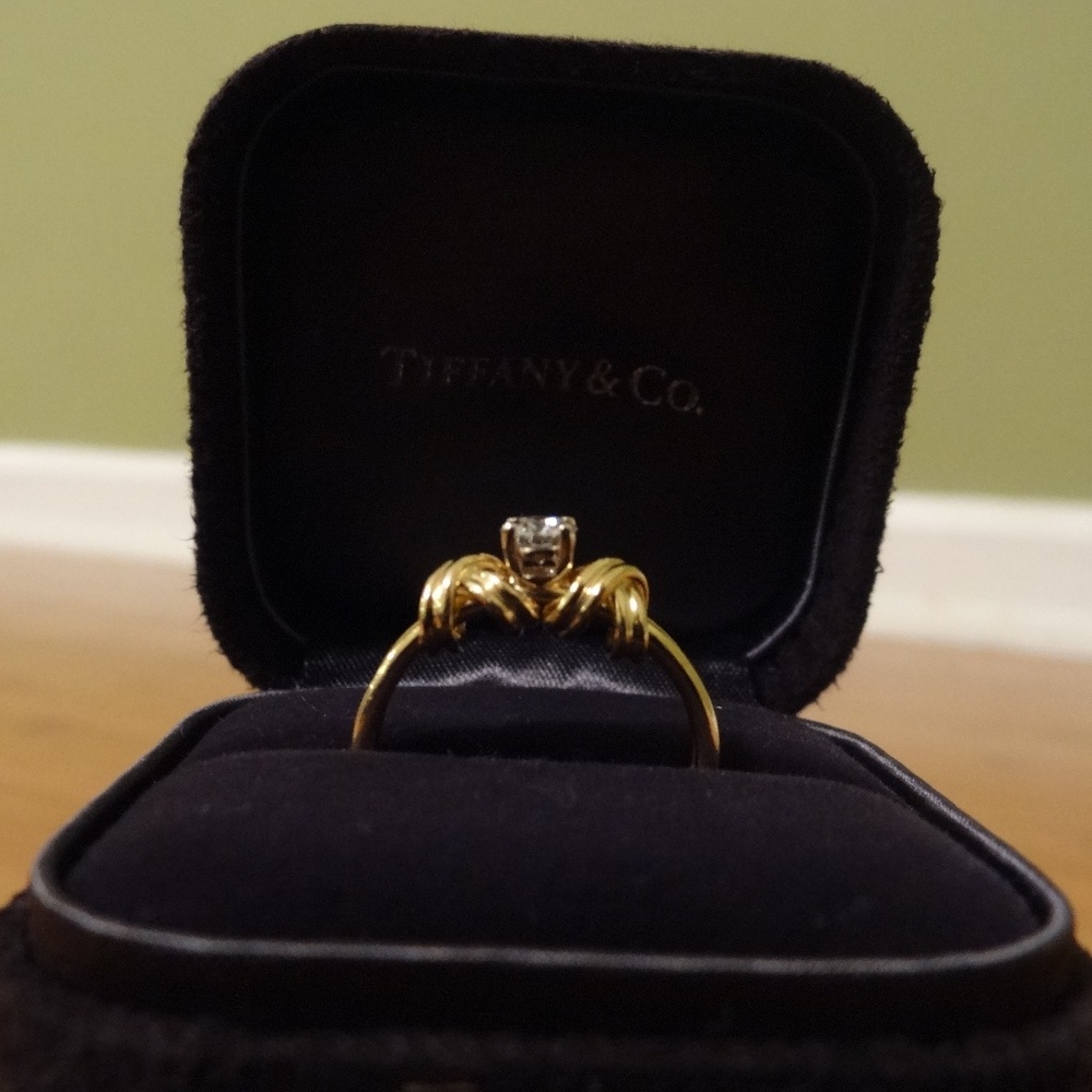 Tiffany and Co Yellow Gold XO diamond ring - Picture 10 of 12